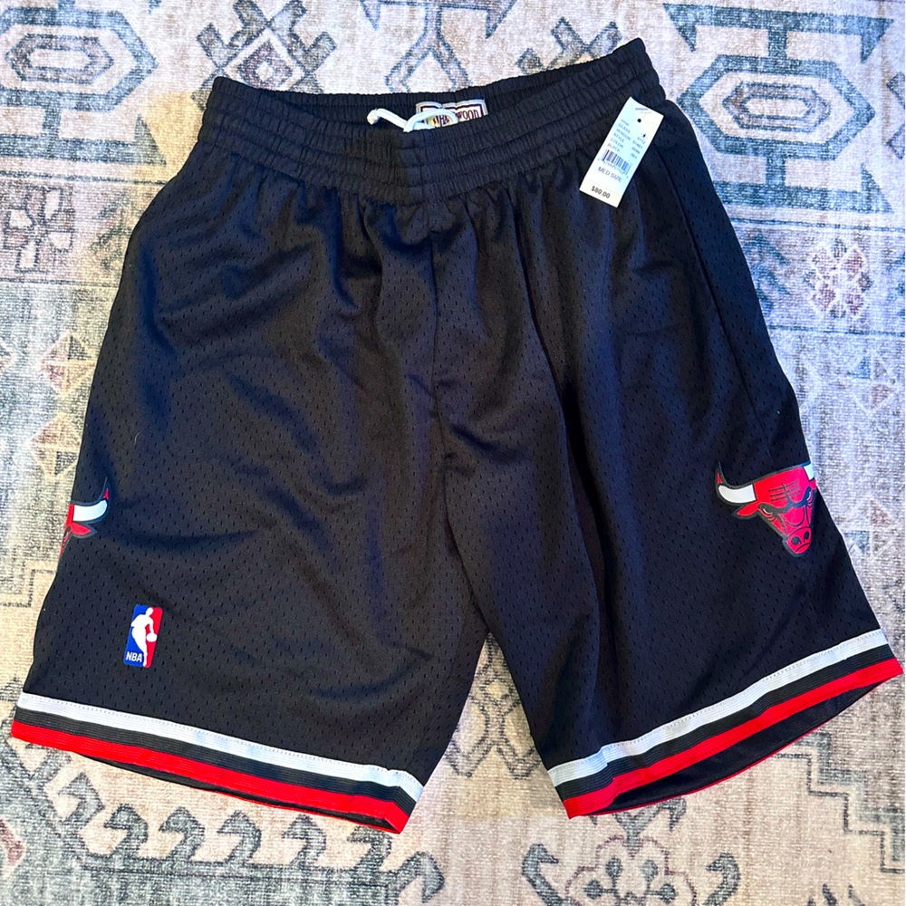 NWT Mitchell and ness retro Chicago bulls basketball shorts